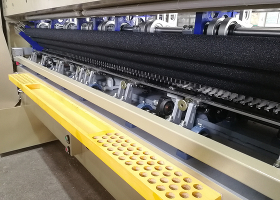 240CM 幅 1000rpm 高速デュベット生産のためのコンピュータ化産業用クイルトリングマシン