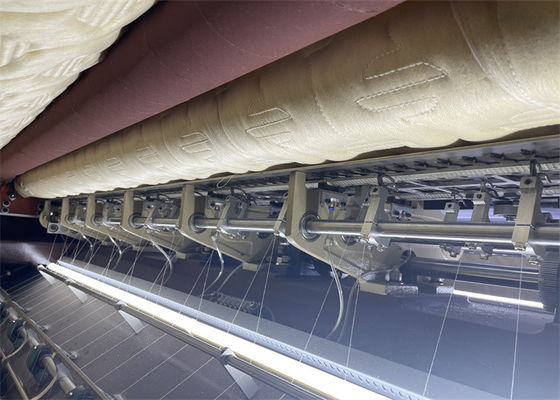 1800mm-2400mmのクイルトング容量を持つ汎用マットレス製作機械